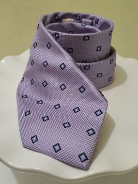 Michael Kors Lavender Silk Tie With Blue Geometric Pattern